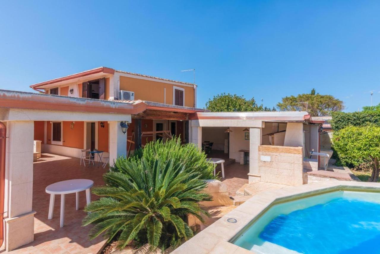 אונינה Villa Con Piscina Al Mare מראה חיצוני תמונה