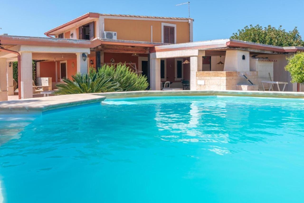 אונינה Villa Con Piscina Al Mare מראה חיצוני תמונה