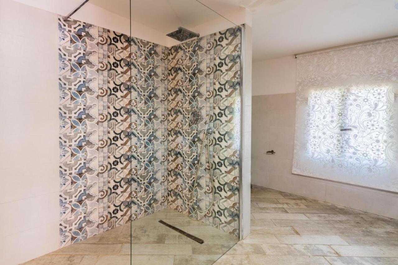 אונינה Villa Con Piscina Al Mare מראה חיצוני תמונה