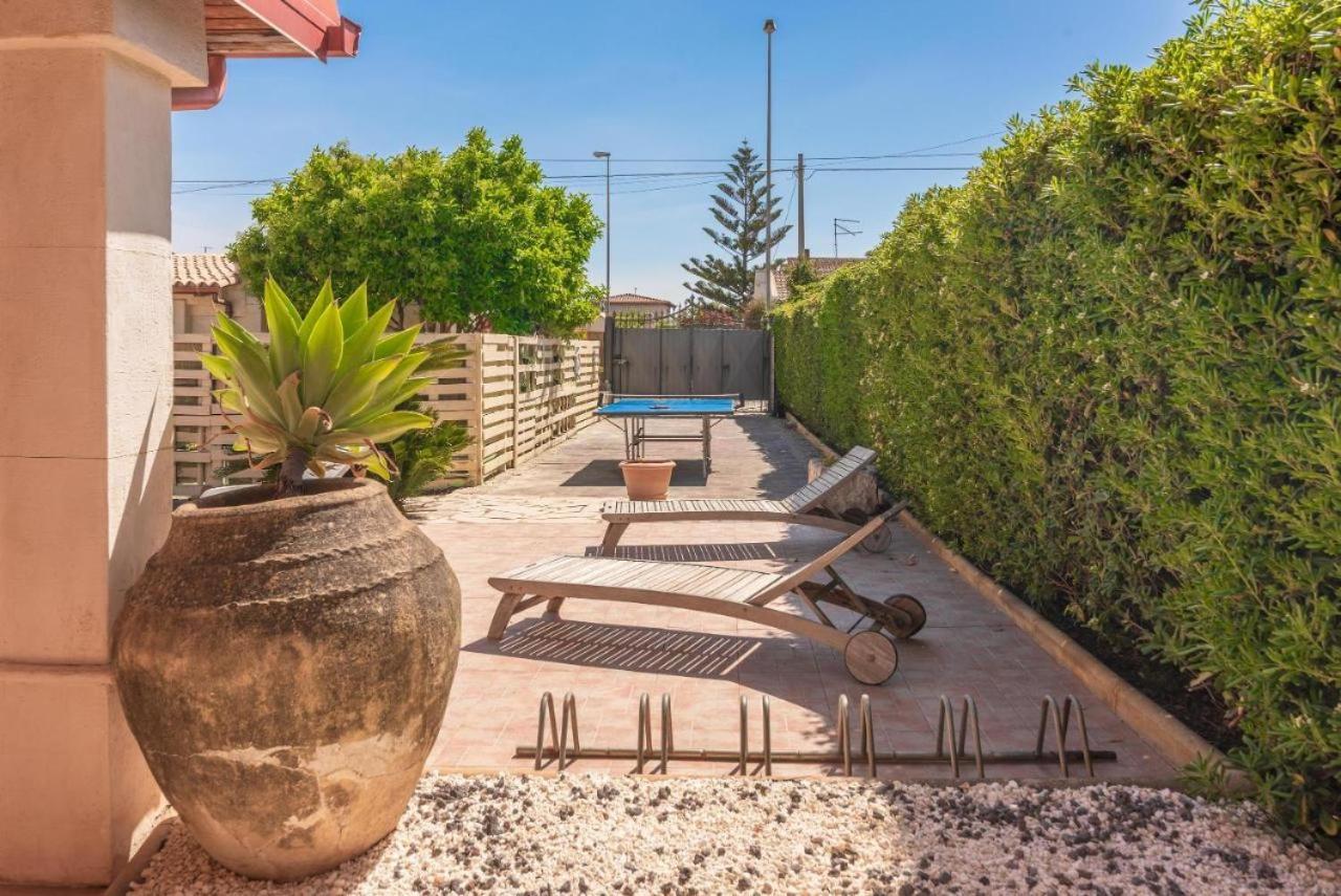אונינה Villa Con Piscina Al Mare מראה חיצוני תמונה