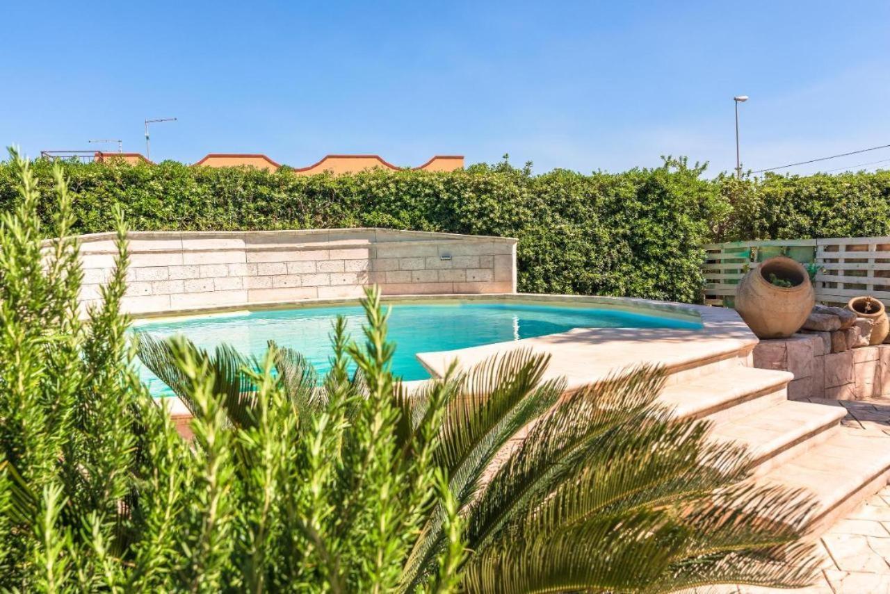 אונינה Villa Con Piscina Al Mare מראה חיצוני תמונה