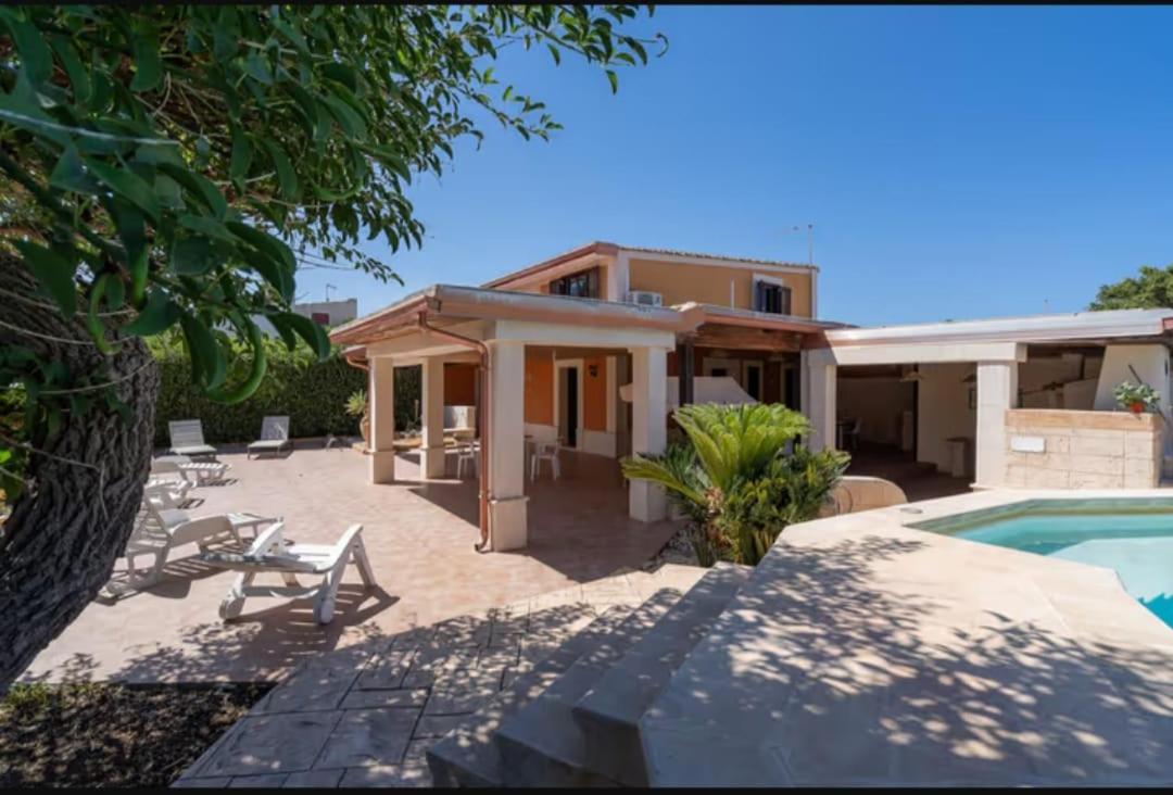אונינה Villa Con Piscina Al Mare מראה חיצוני תמונה