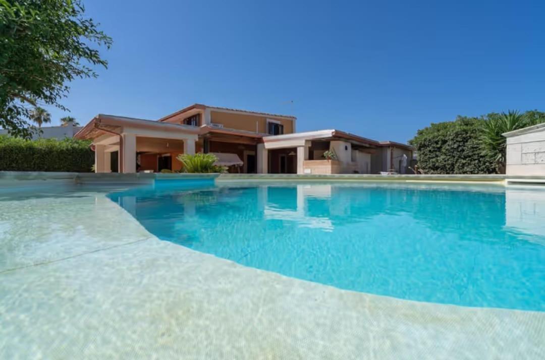אונינה Villa Con Piscina Al Mare מראה חיצוני תמונה