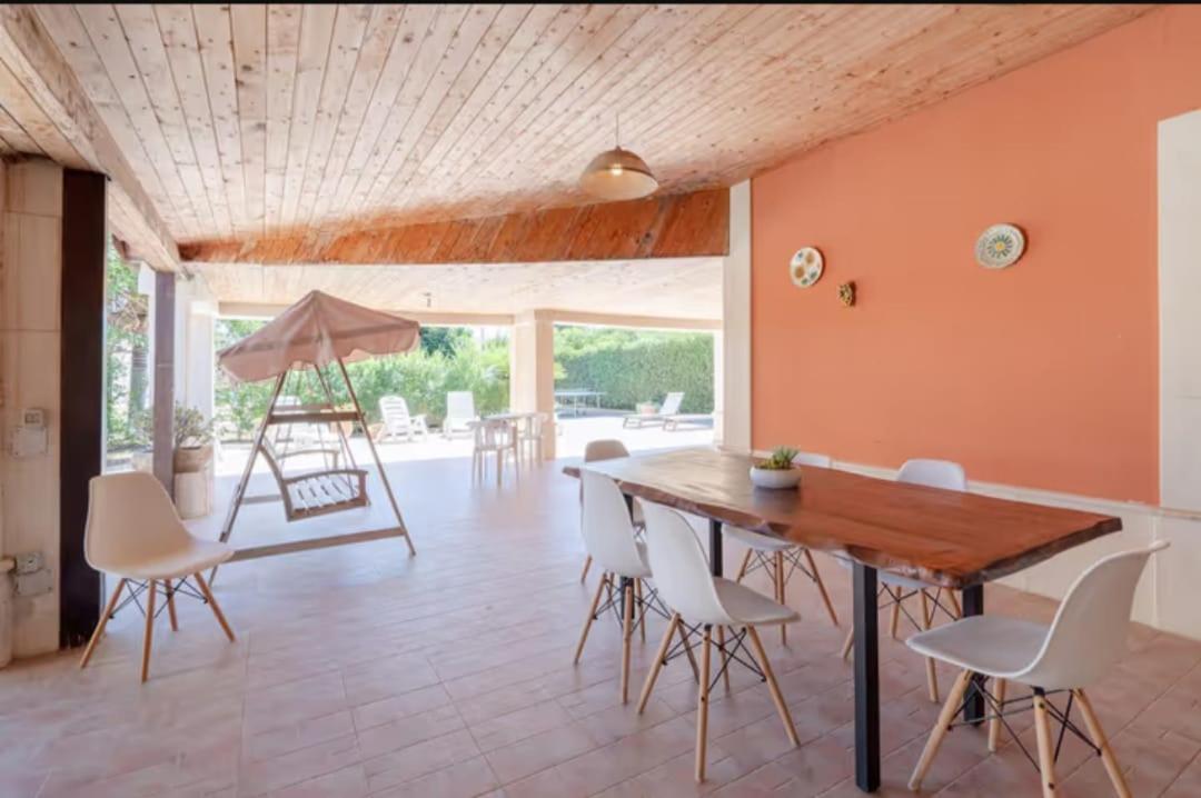 אונינה Villa Con Piscina Al Mare מראה חיצוני תמונה