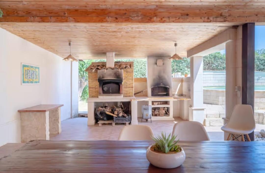 אונינה Villa Con Piscina Al Mare מראה חיצוני תמונה