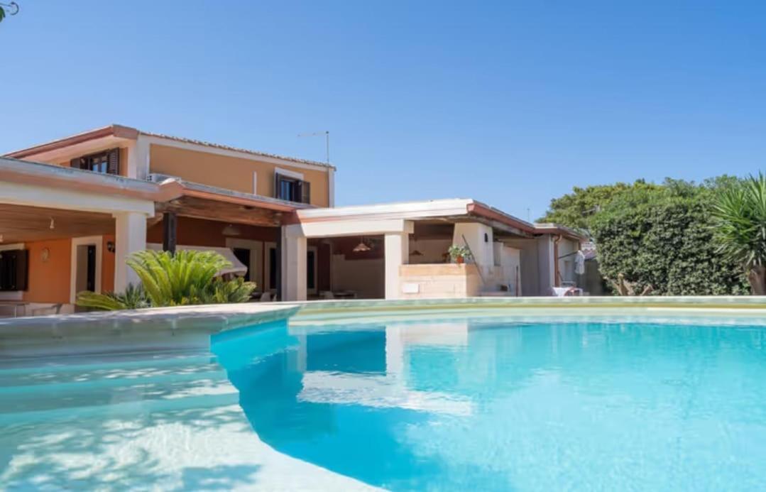 אונינה Villa Con Piscina Al Mare מראה חיצוני תמונה