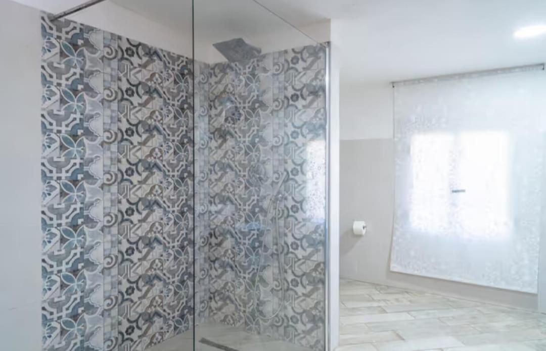 אונינה Villa Con Piscina Al Mare מראה חיצוני תמונה