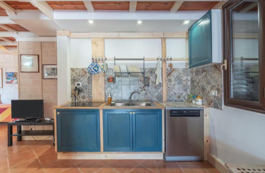 אונינה Villa Con Piscina Al Mare מראה חיצוני תמונה
